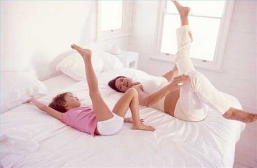Stretching in bed: 6 useful exercises