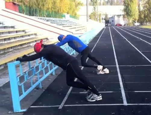 VIDEO: Warm-up before running with Andrey Yastrebov and Vladimir Degtyarev