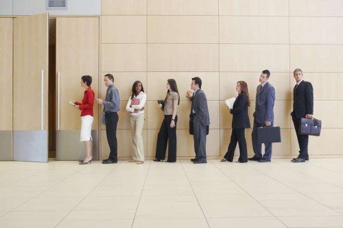 What to do with yourself in the queue? 10 proven ways