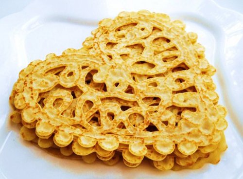Lace pancakes are just being prepared, but will amaze the imagination of your significant other