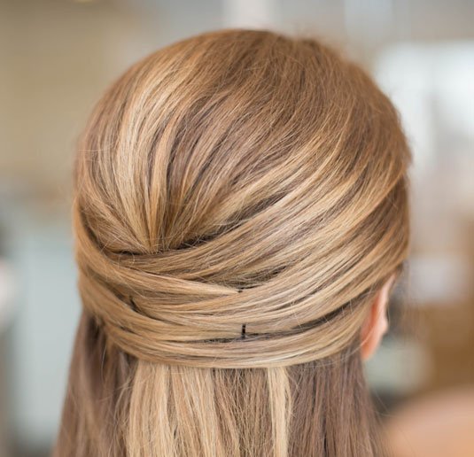 Simple hairstyles: simple braiding